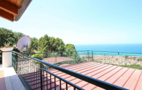 Cozy Apartment In Castellabate With Kitchen
